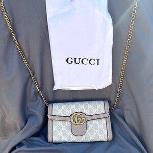 Gucci women’s shoulder bag *inauthentic*